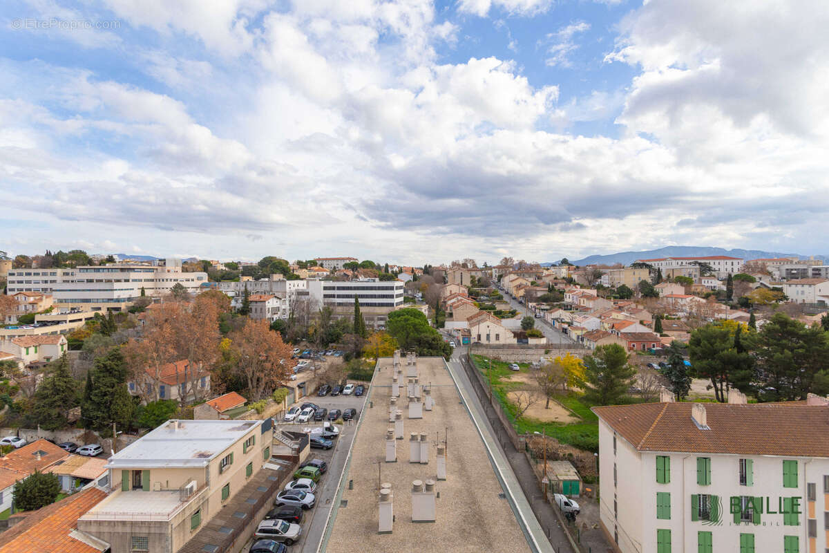 Appartement à MARSEILLE-4E