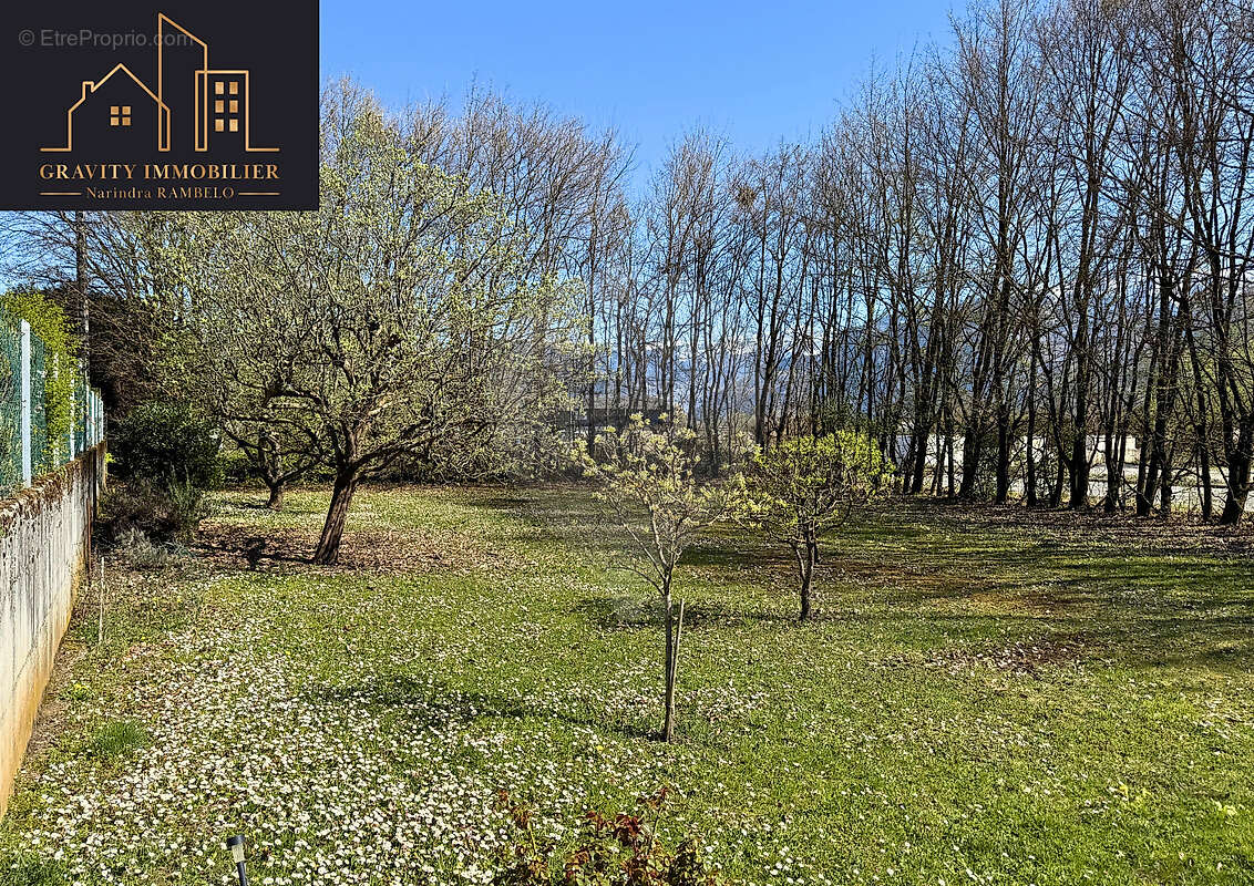 Terrain à MARIGNIER