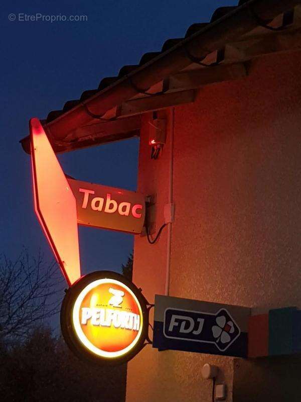 Commerce à VILLETOUREIX