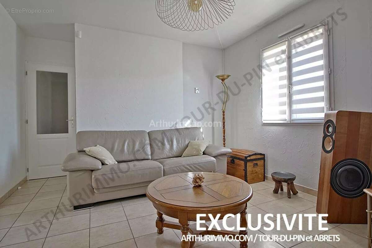 Maison à LA TOUR-DU-PIN