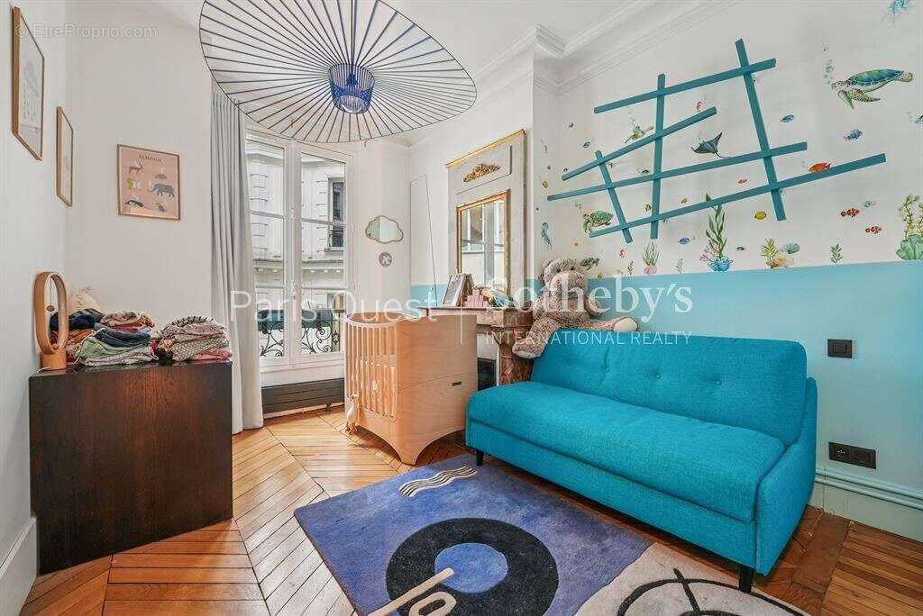 Appartement à PARIS-8E