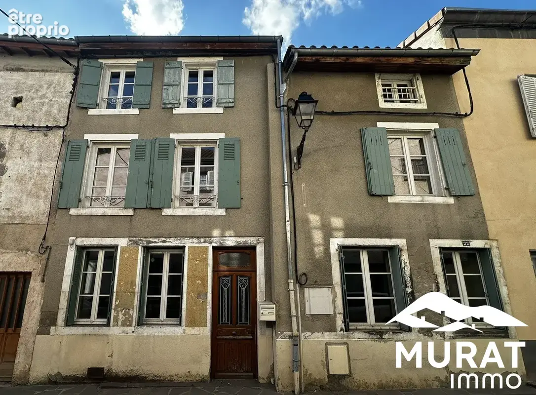 Maison à MARINGUES