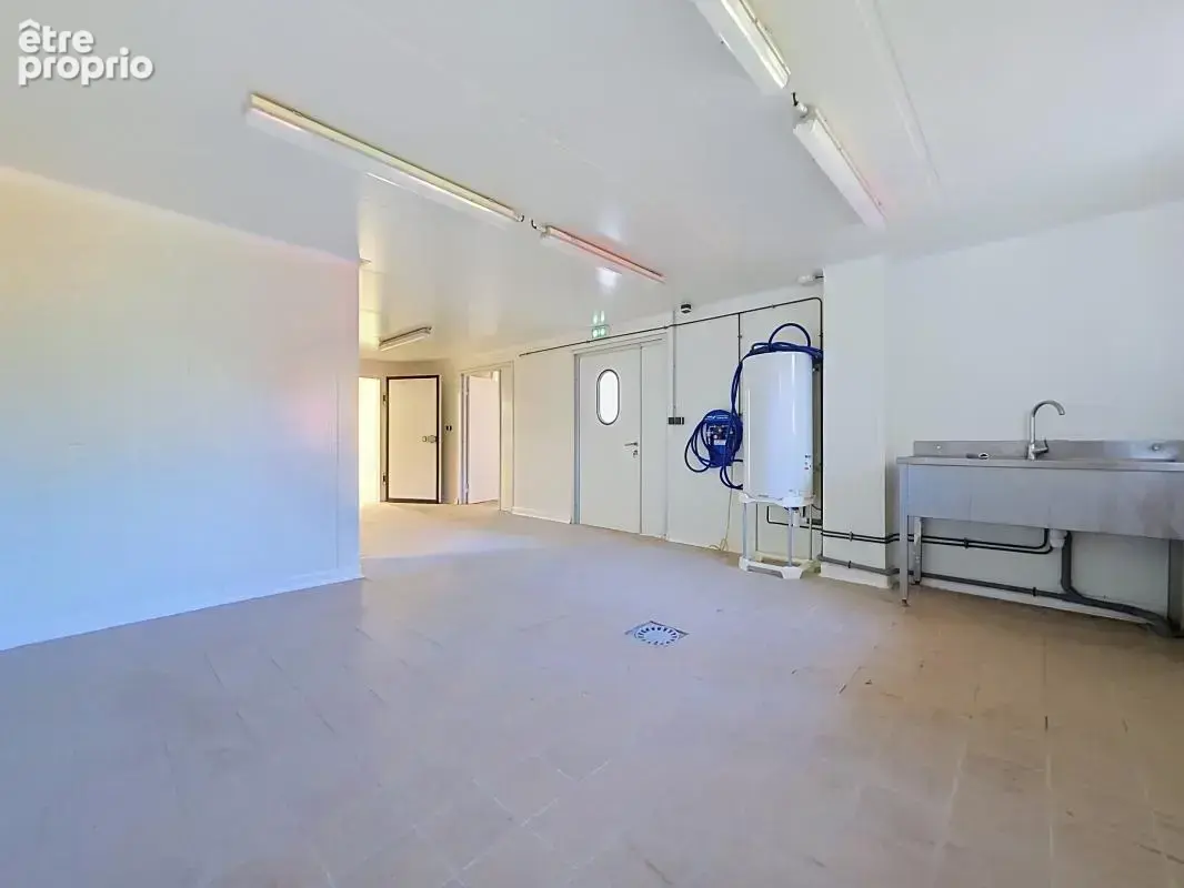 Maison - 4 Chambres - Buanderie - Grande cour - Jardin - Grange - Au calme - photo 26