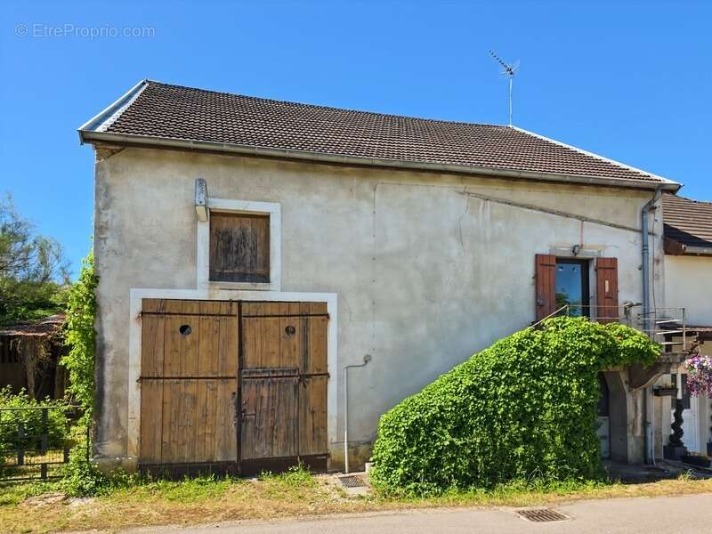 Maison à vendre 71 m² habitables, jusqu’à 180 m² exploitables COURBOUZON (39) - photo 3