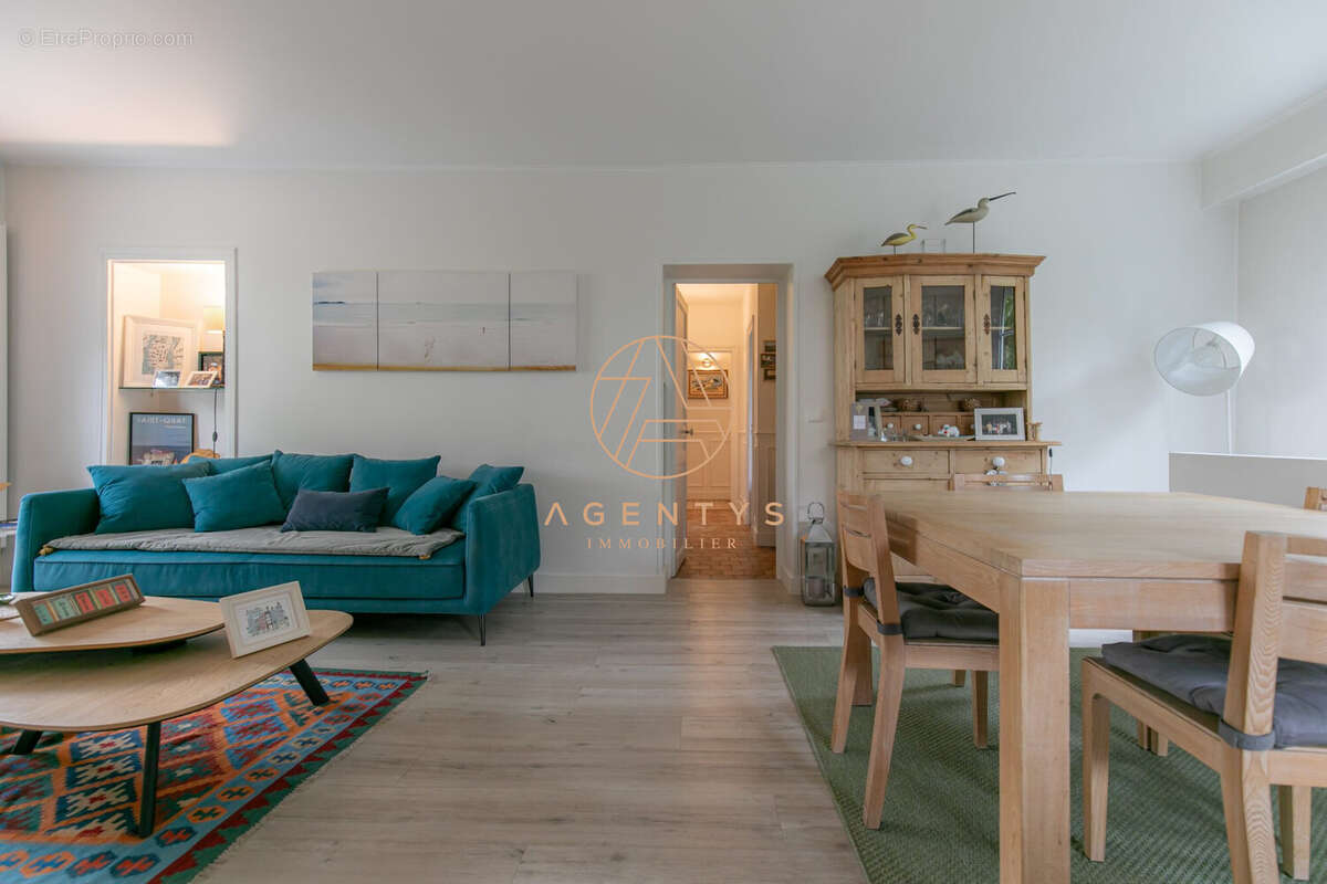 Maison à SAINT-MAUR-DES-FOSSES