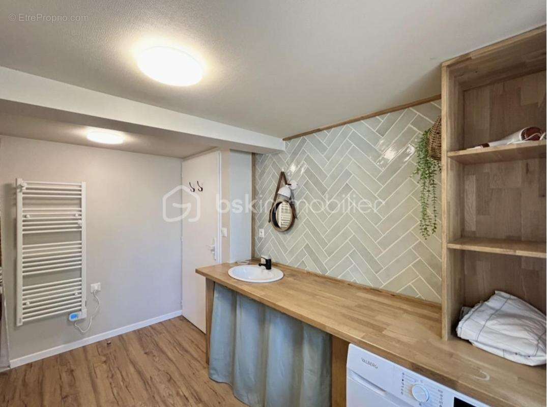 Propriété familiale de 211 m² avec piscine et espace indépendant - photo 10