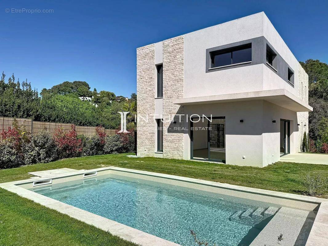 Maison à MOUGINS