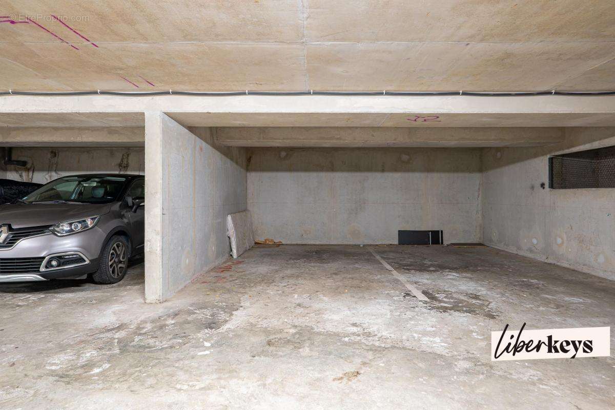 Appartement à ROQUEBRUNE-SUR-ARGENS