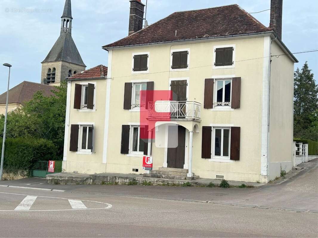 Maison à VENDEUVRE-SUR-BARSE