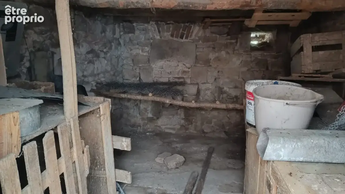 SAINT-CLÉMENT   Charmante maison en pierre avec terrain - photo 9