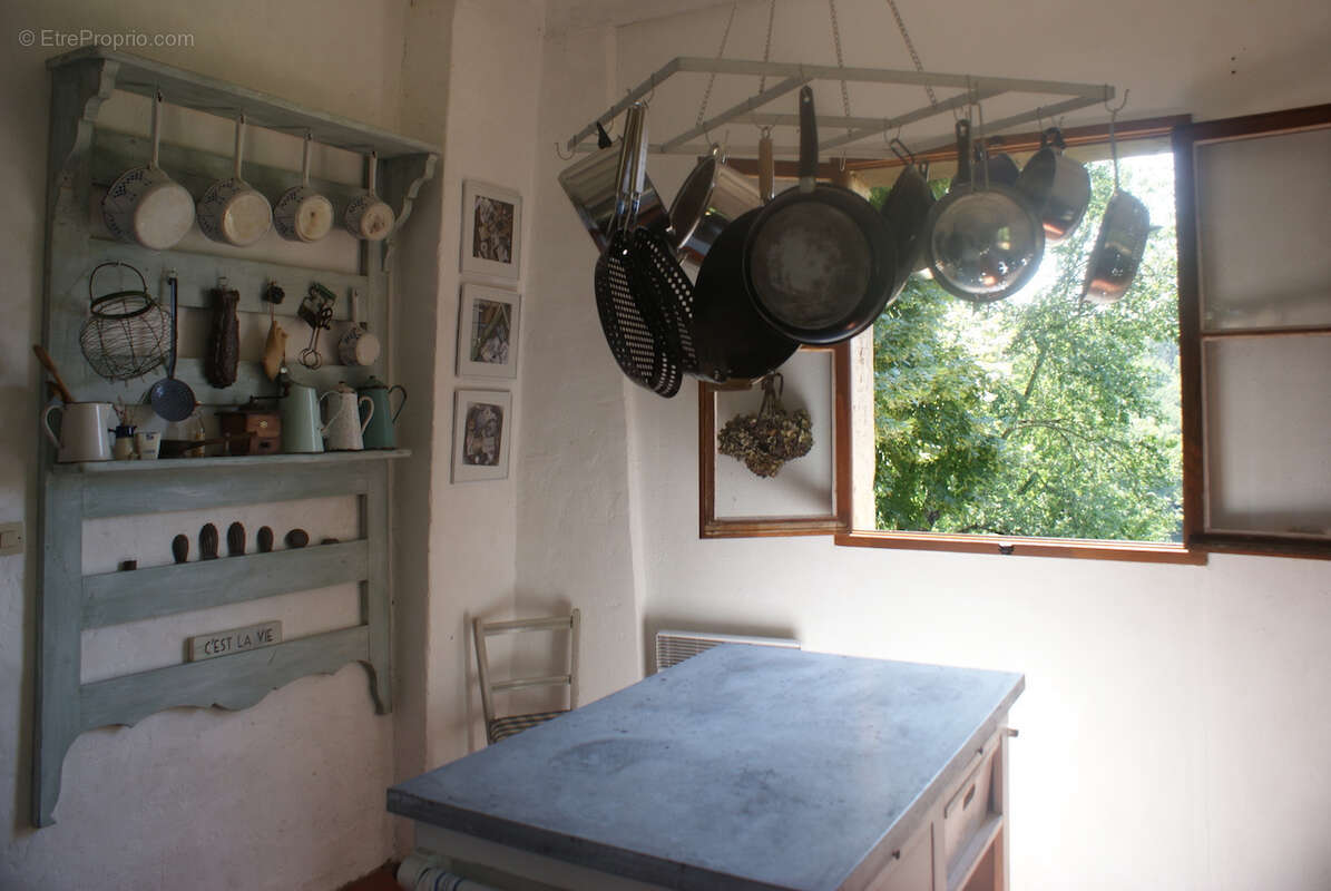 A VOIR. Belle maison en pierre de 4 chambres avec dépendances et vues sur terrain d'environ 2811m2 - photo 28