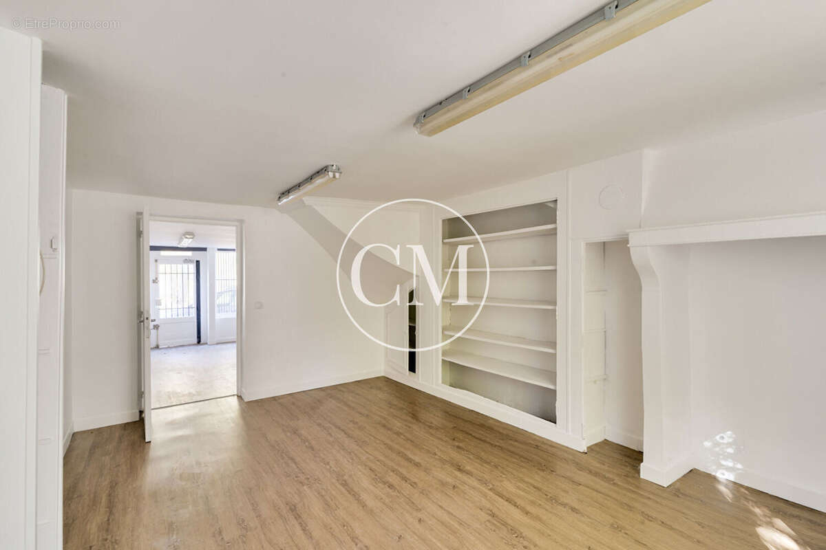 Commerce à VERSAILLES