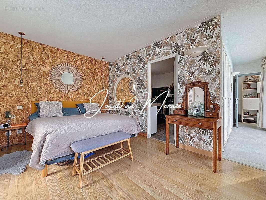 Maison à SAINT-LAURENT-DE-LA-SALANQUE