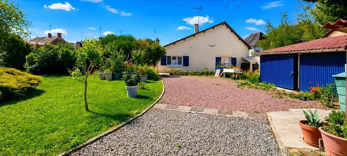 Maison à MEZIERES-EN-BRENNE