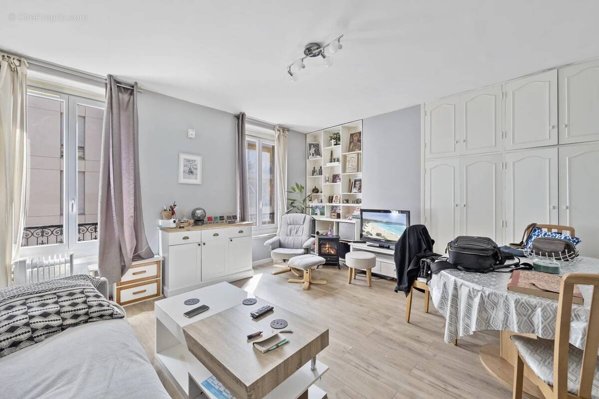 Appartement à AUBERVILLIERS