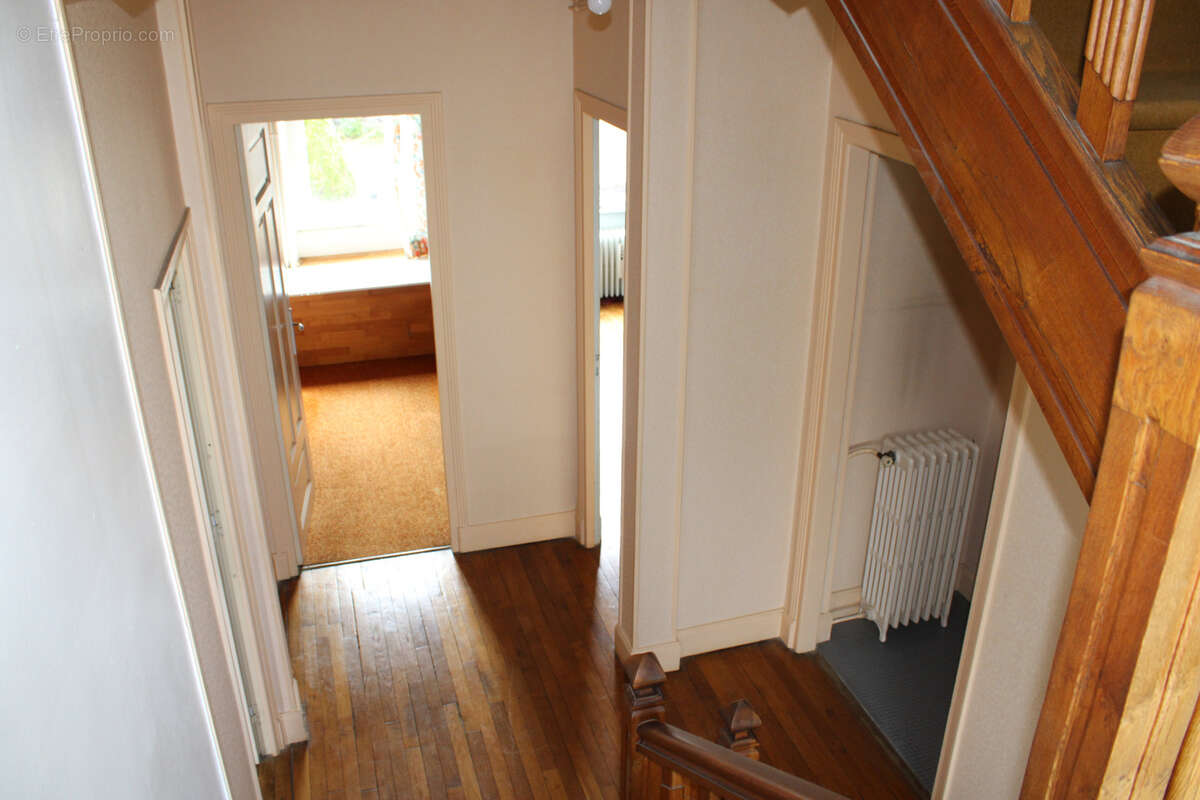 Maison à RIOM-ES-MONTAGNES