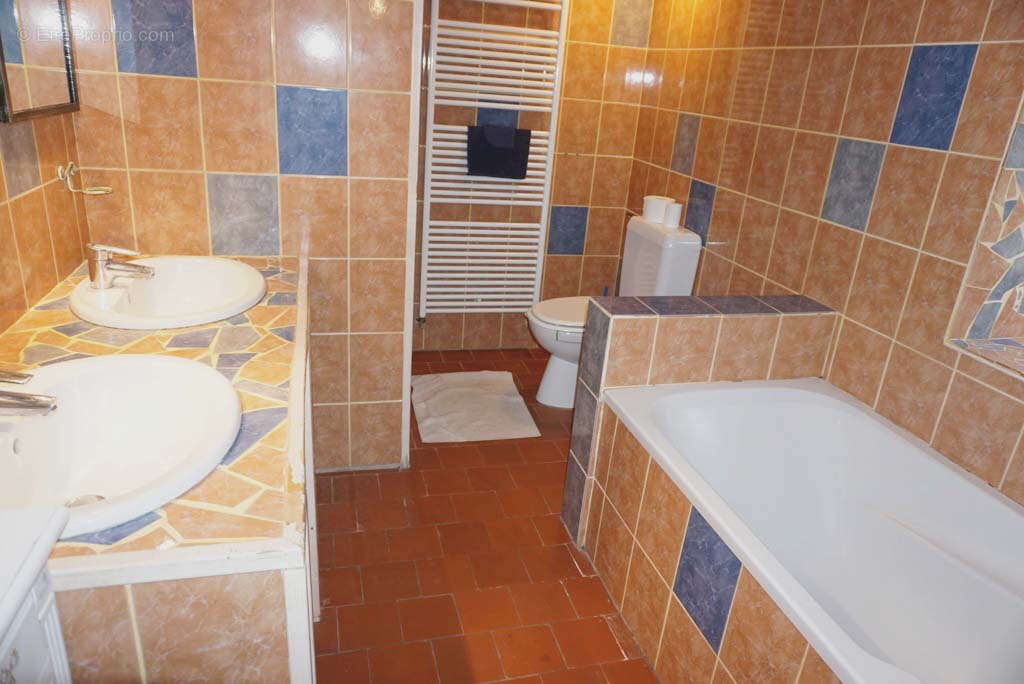 Maison à LA CLAYETTE