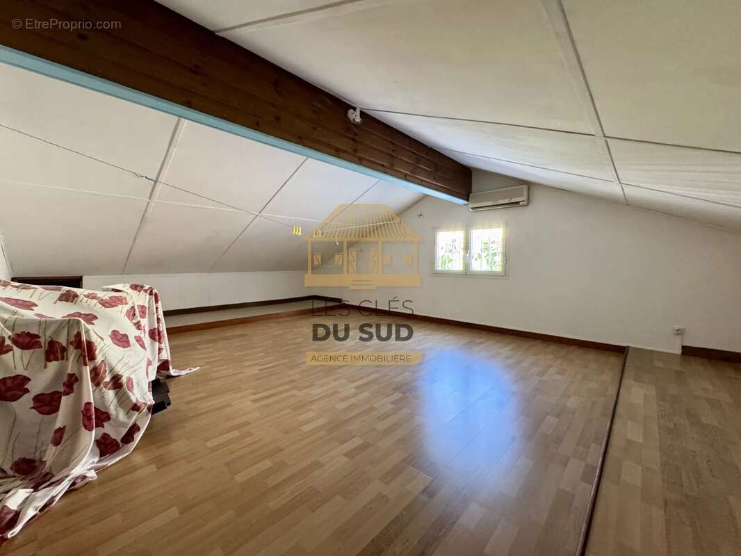 Maison familiale de 4 chambres avec garage fermé - photo 17
