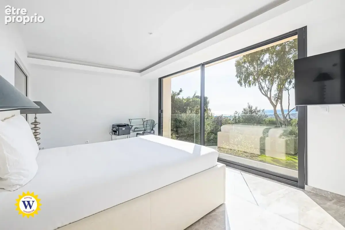 Mougins - superbe villa avec piscine et vue mer - photo 13