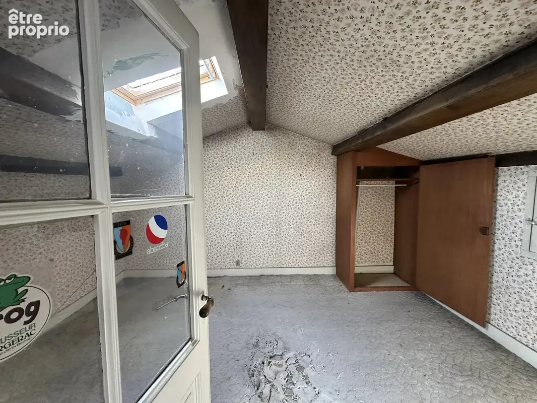 Maison en pierre 100 m² – Beaux volumes – Jardin – DPE D - photo 7