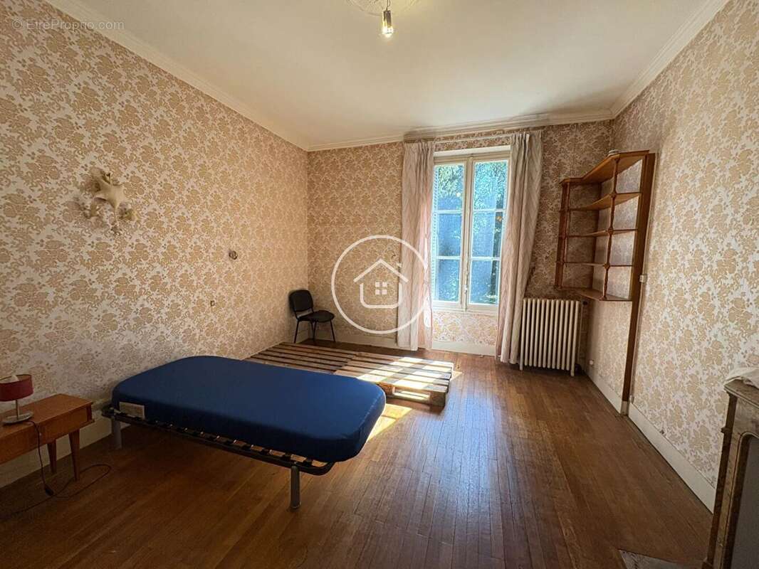 Maison à COUR-CHEVERNY