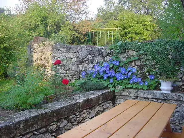MAGNIFIQUE PROPRIETE A RENOVER   380 m2 environ -10 chambres, 1 dortoir- terrain 2ha8, dépendances - MAREUIL e - photo 4