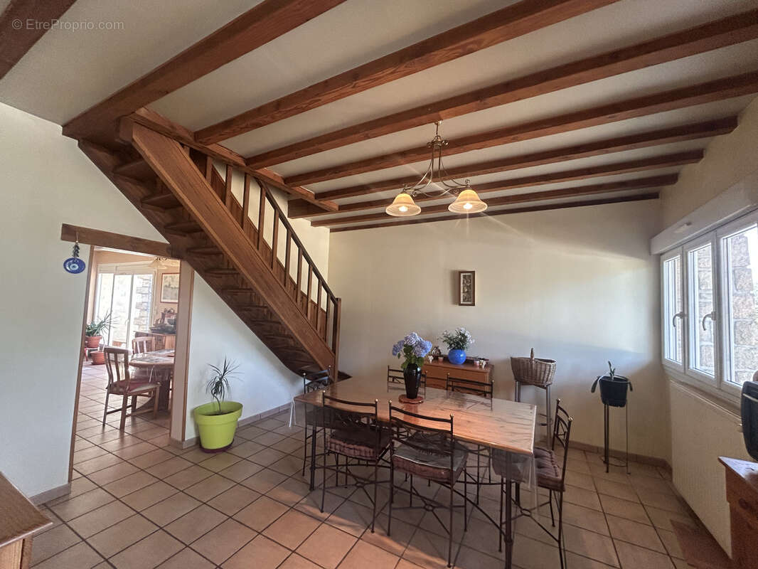 Maison à MEYMAC