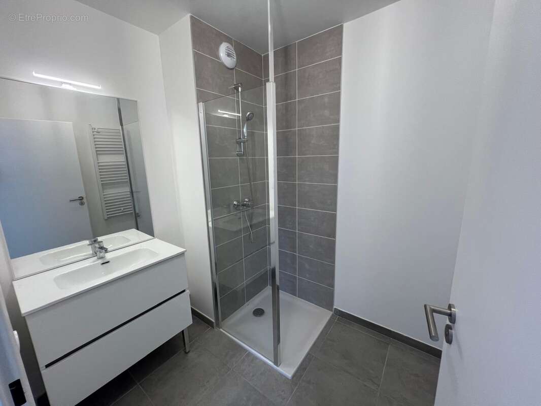 Appartement à vendre 3 pièces traversant ANNEMASSE (74) - photo 5
