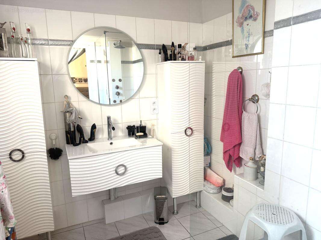 Appartement à L'ISLE-SUR-LA-SORGUE