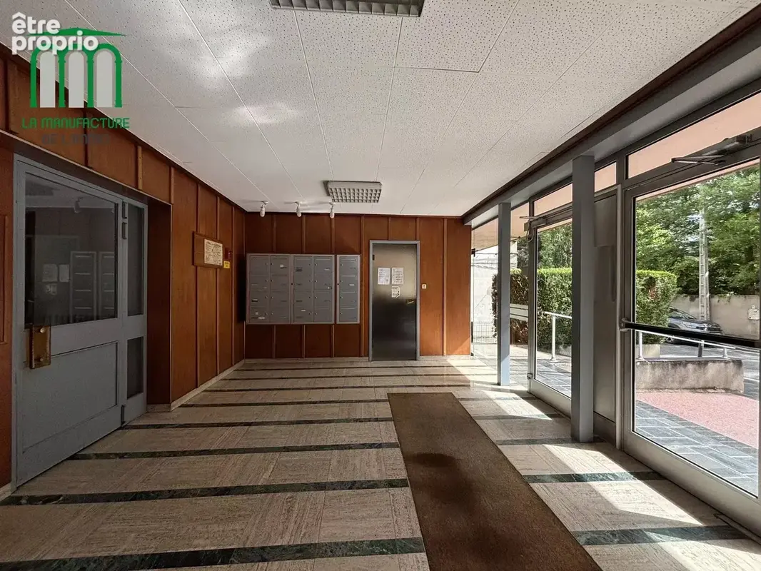 Saint etienne bellevue - appartement t4  traversant et lumineux de 79,28m² avec 2 chambres + garage + cave - photo 3