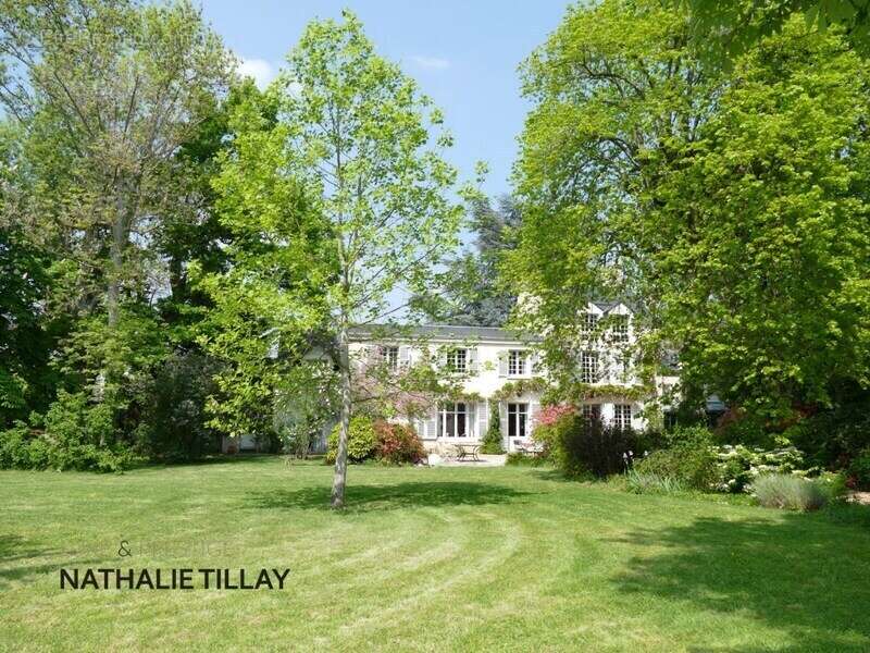 Maison à SAINT-PRYVE-SAINT-MESMIN