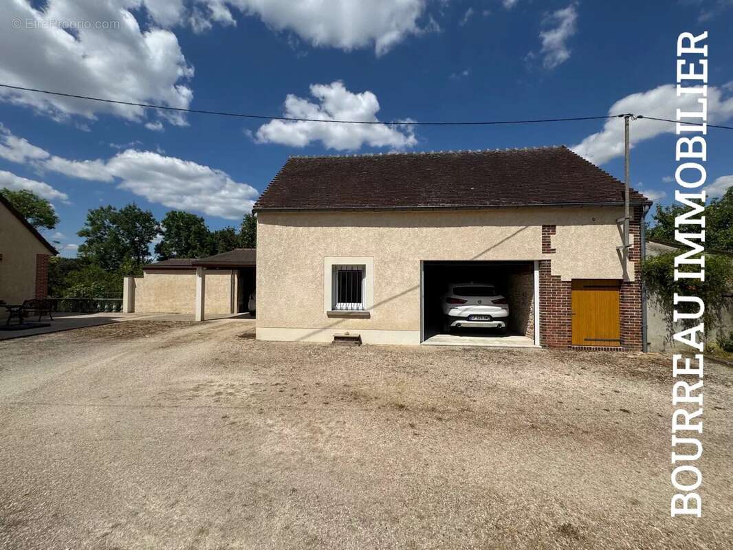 Maison à CHAMPLAY