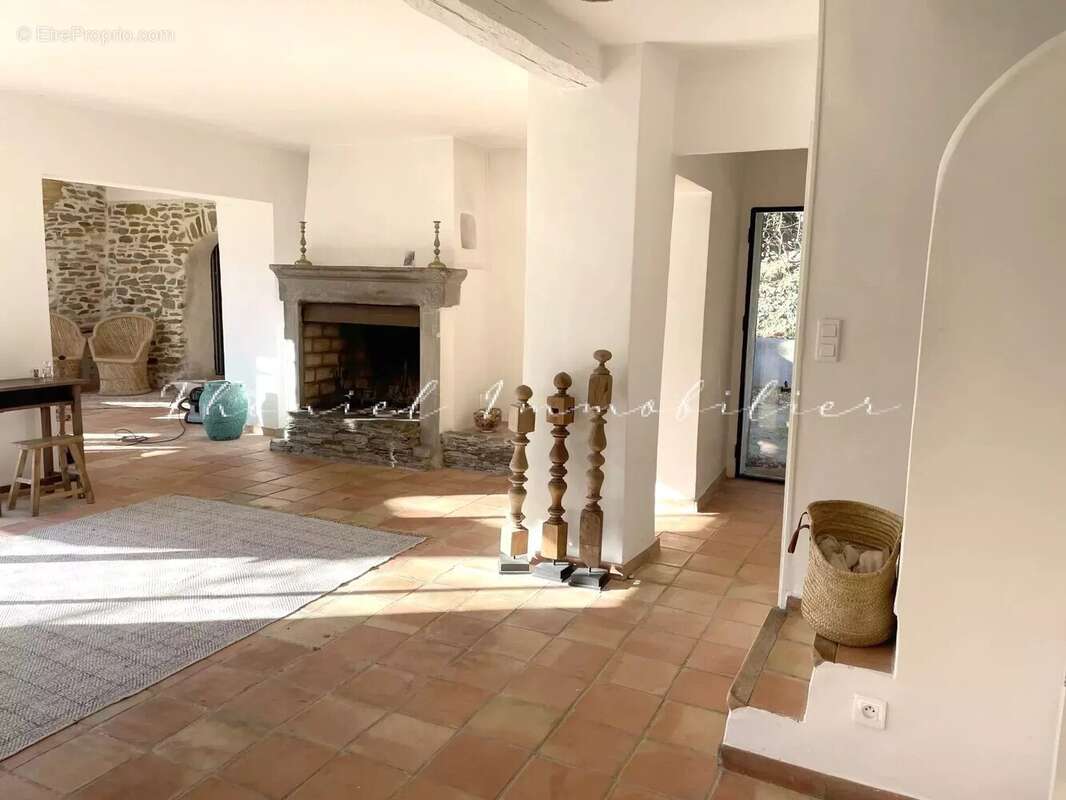 Maison à LA GARDE-FREINET