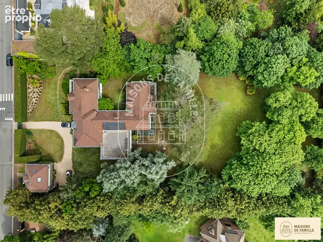 Demeure de prestige à vendre à Croissy-sur-Seine - photo 2