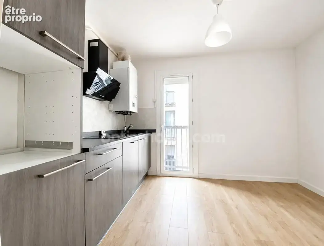 Appartement traversant rénové avec balcon et cave 4 pièces 74 m2 à SETE (34) - photo 5