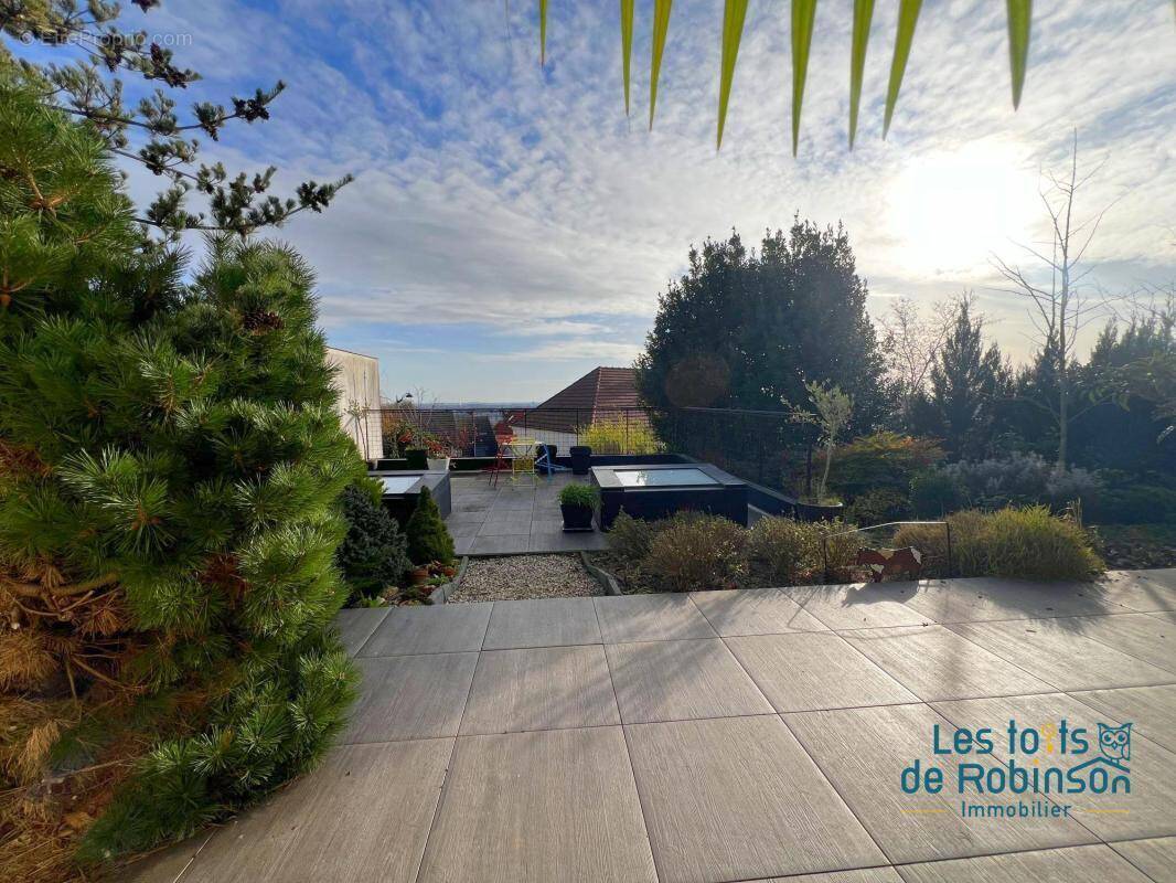 Maison à LE PLESSIS-ROBINSON