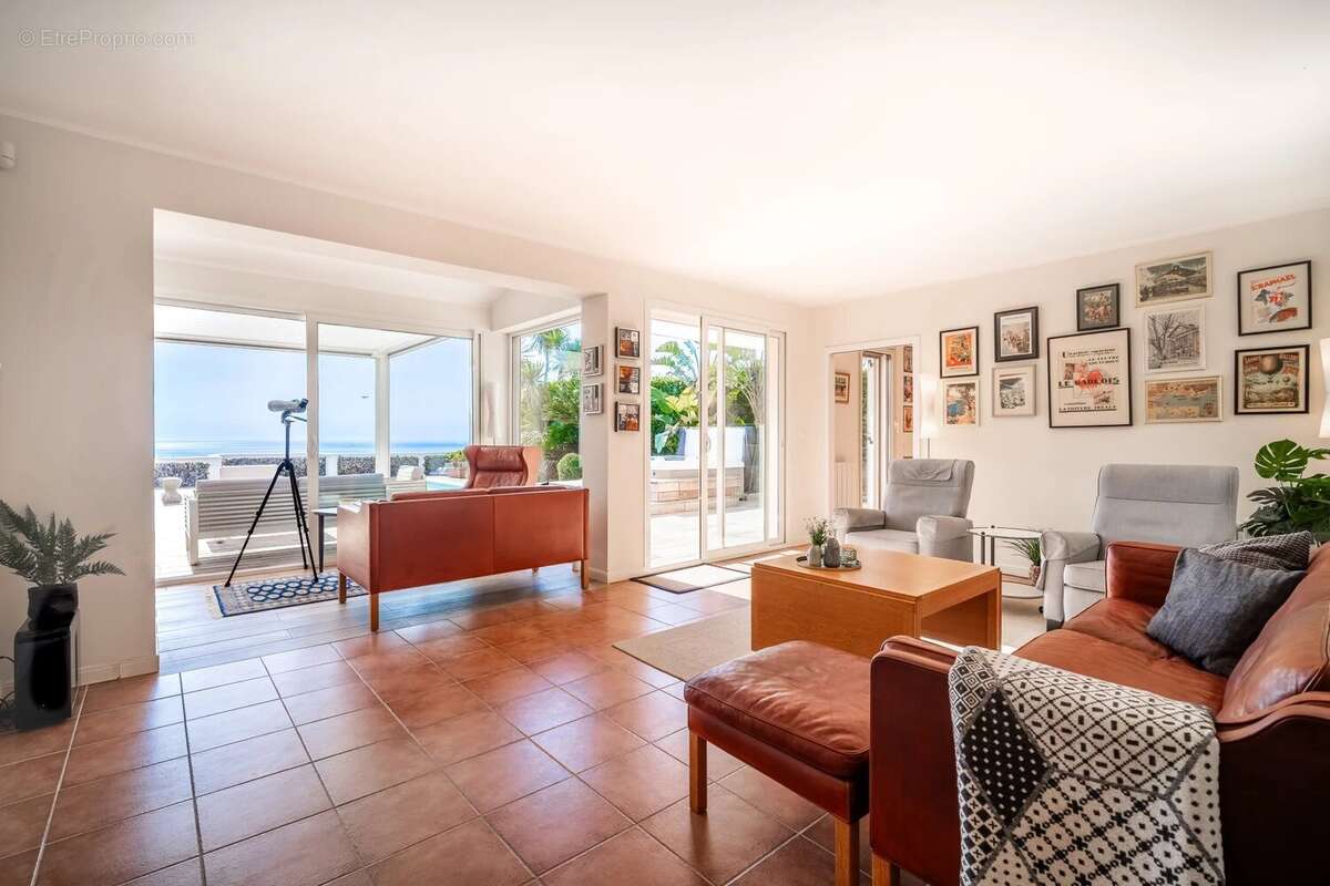 Maison à VILLENEUVE-LOUBET