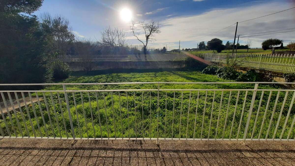 Maison à SAINT-FORT-SUR-GIRONDE