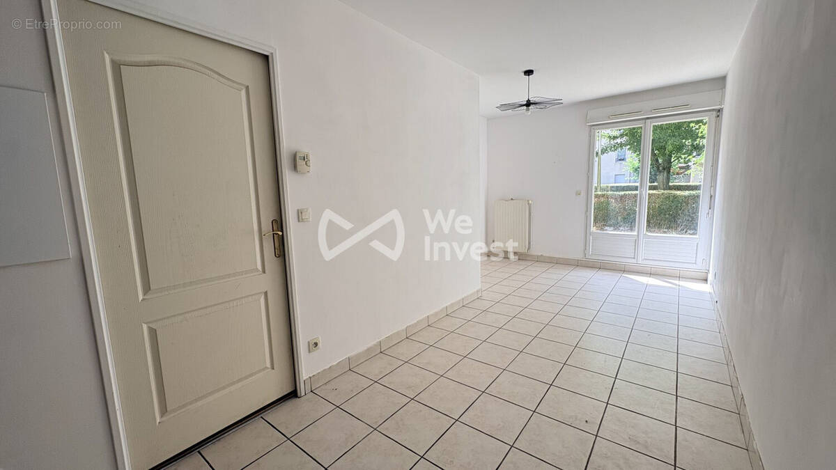 Pièce de vie - Appartement à MAINVILLIERS