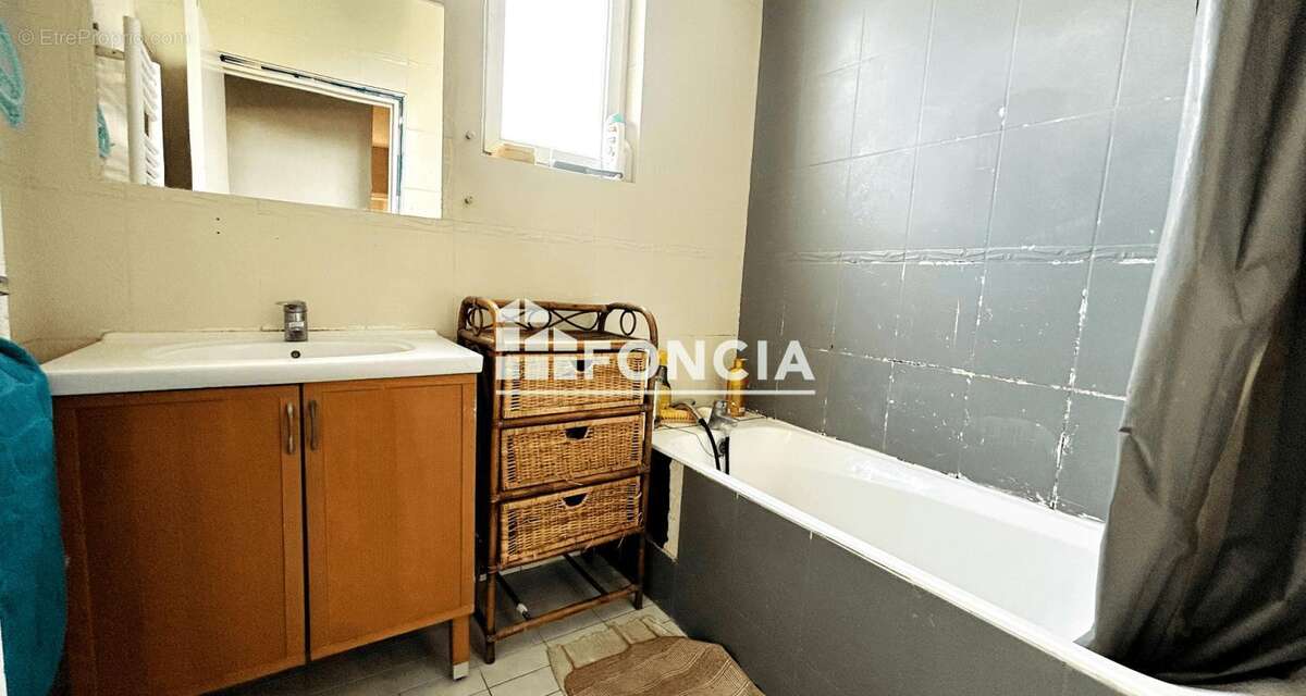 Appartement à FRESNES