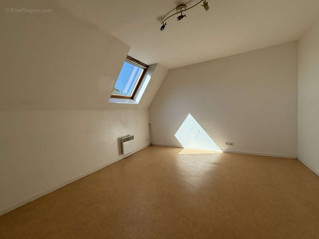 Maison en triplex avec jardin, garage et stationnement - photo 5