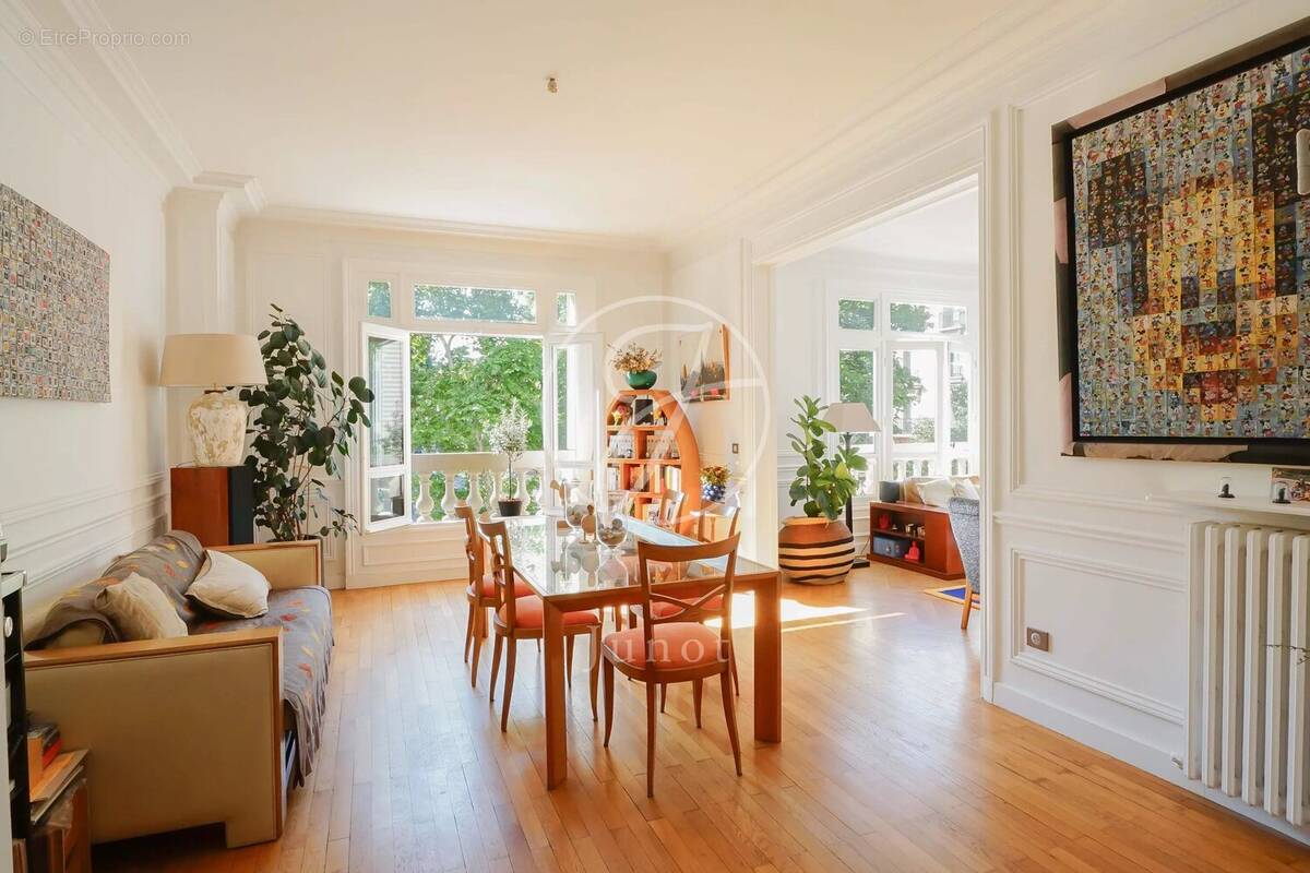 Appartement à PARIS-7E