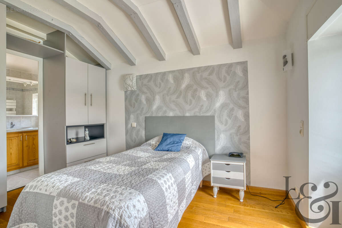 Maison en pierre rénovée à vendre proche commerces de Villeneuve-sur-Lot - photo 12