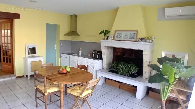 Maison à AMBARES-ET-LAGRAVE