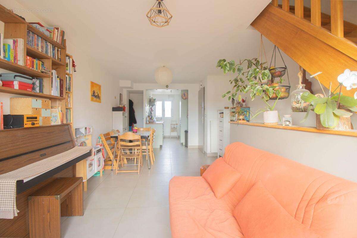 Appartement à AVRILLE