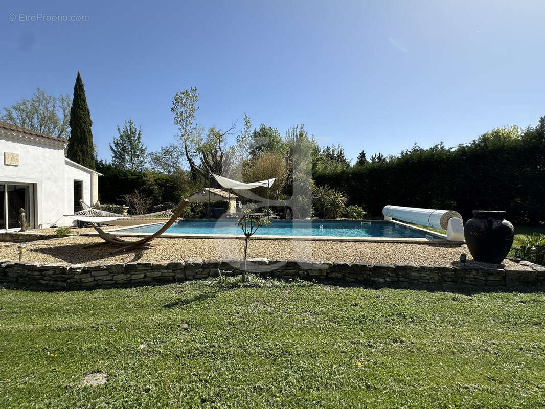 Maison à L'ISLE-SUR-LA-SORGUE