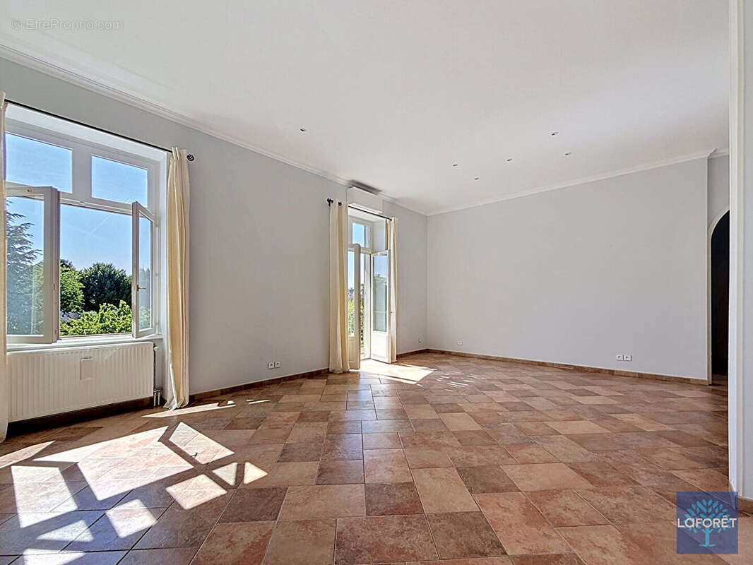 Appartement à SAINTE-FOY-LES-LYON
