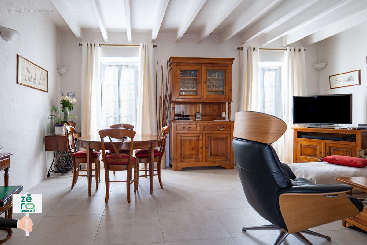 Maison à MOUTIERS-LES-MAUXFAITS