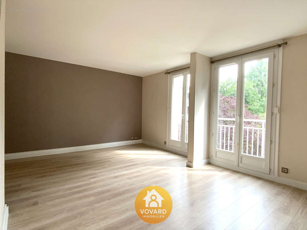 Grand F2 - 1 chambre proche centre ville - photo 2
