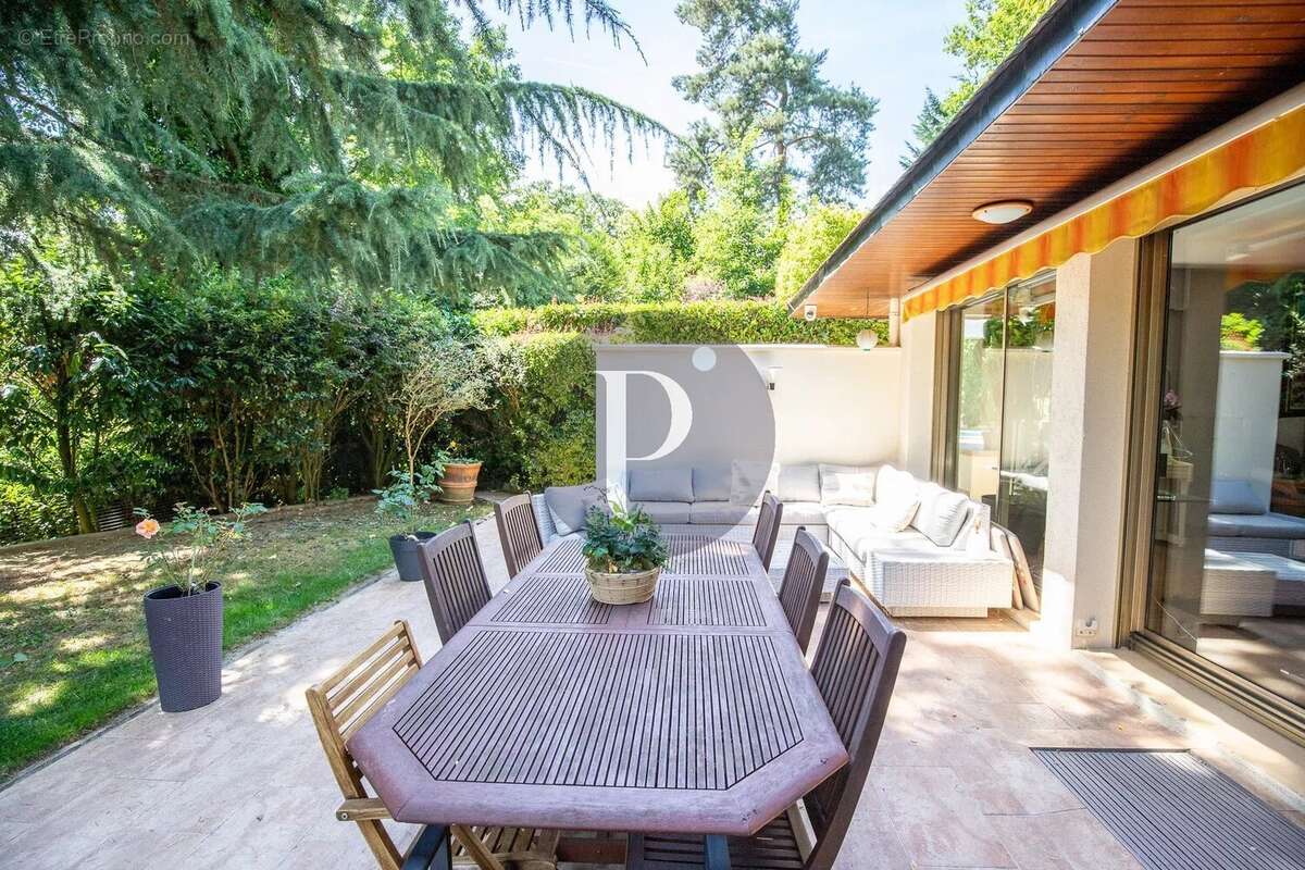 Maison à VERRIERES-LE-BUISSON